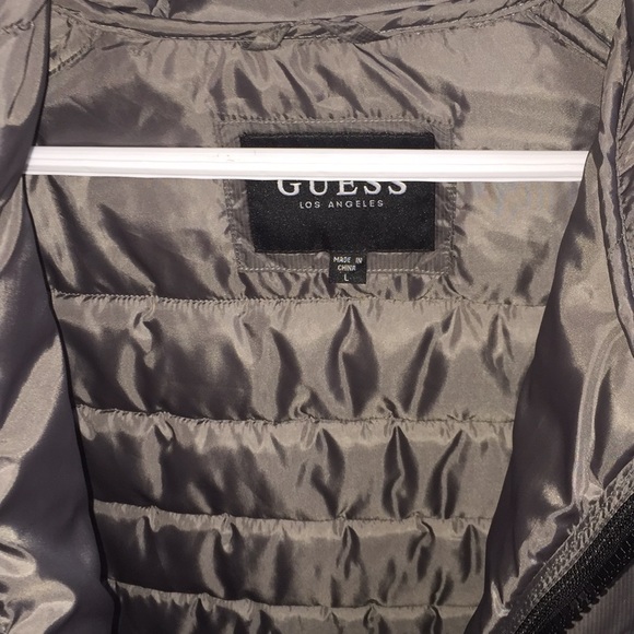 Guess jacket 🔥🔥 - Picture 4 of 6